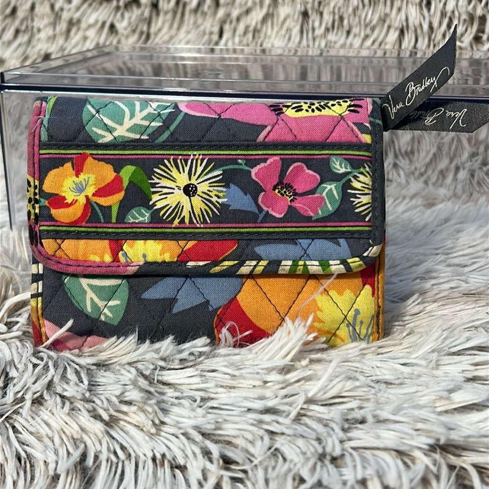 Vera Bradley JAZZY BLOOMS Euro Wallet Coin Trifold Purse Wallet Retired‎